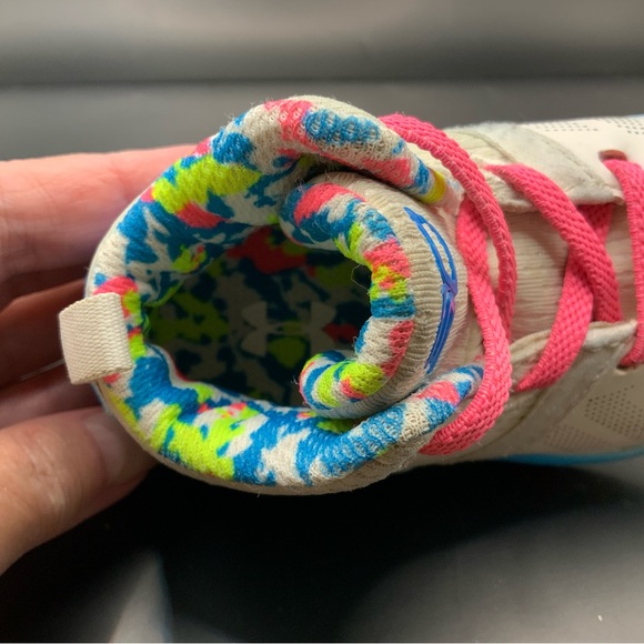 Under Armour Kids Colorful Sneakers Size 5 K Pink Laces White Blue Yellow - Picture 10 of 10